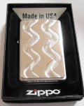 ずしりと・・重い！輝く シルバーカラー＆繊細な彫刻エンブレム！２０１１年 USA ZIPPO！新品