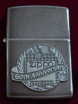 画像: ★ZIPPO社 創業６０周年記念 世界限定 １９９２年 ピンバッチ付き ZIPPO！未使用品