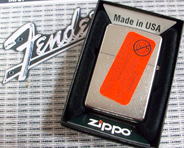 画像: ☆Fender USA！フェンダー　オリジナル　ロゴマーク 盛り上げ ２０１１年 ZIPPO！新品