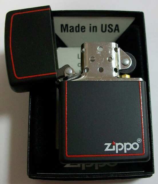 画像: お洒落な・・ブラック！ロゴ・赤ライン入り　２０１２年　USA　ZIPPO！新品