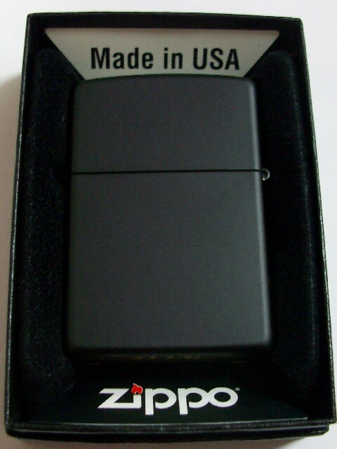 画像: お洒落な・・ブラック！ロゴ・赤ライン入り　２０１２年　USA　ZIPPO！新品