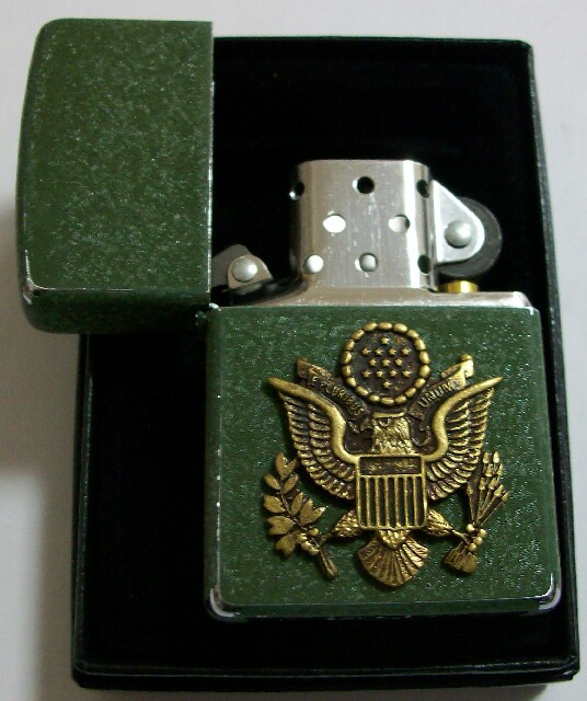 ☆米軍 ARMY！グリーン・クラックル！USED仕上げ ２００６年 陸軍 ミリタリーメタル ＺＩＰＰＯ！新品 - ジッポーパーク Zippopark