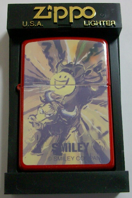 画像: ☆いつも・・ニコニコ！スマイリー ＳＭＩＬＥＹ 牛と遊ぶ　レッド ２００２年 ZIPPO！新品