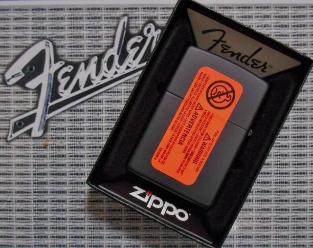 画像: ☆Fender USA！フェンダー オリジナル ロゴマーク Black ２０１４年 Zippo！新品