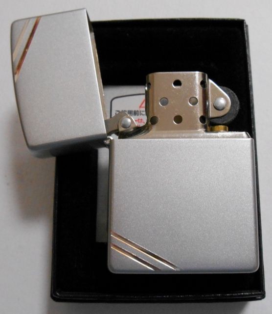 画像: ☆全面 シルバー！カラフル＆シンプル！両面ダイアゴナルライン ２００７年 ZIPPO！新品