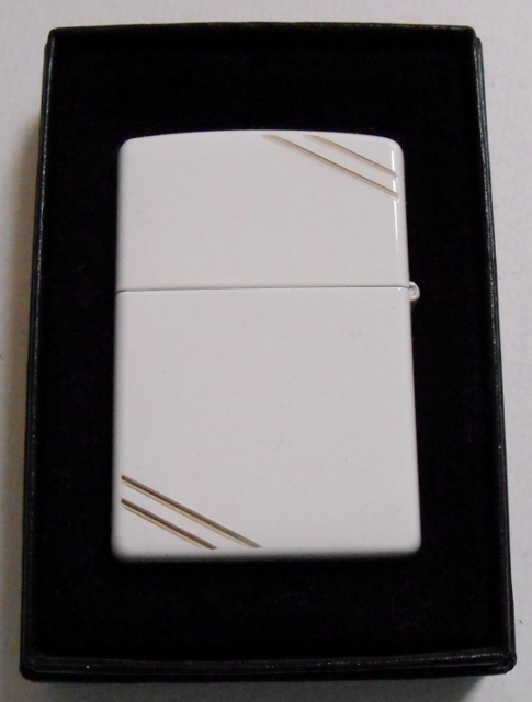画像: ☆全面 ホワイト！カラフル＆シンプル！両面ダイアゴナルライン ２００７年 ZIPPO！新品