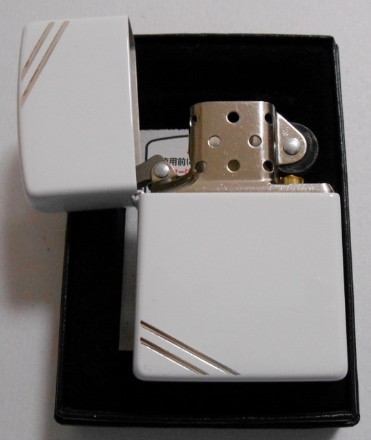 画像: ☆全面 ホワイト！カラフル＆シンプル！両面ダイアゴナルライン ２００７年 ZIPPO！新品