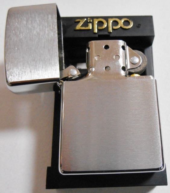 画像: ☆カナダ・ジッポー！米国ジッポー社 カナダ工場製 ２００１年７月 ＃２００ 無地  ZIPPO！新品