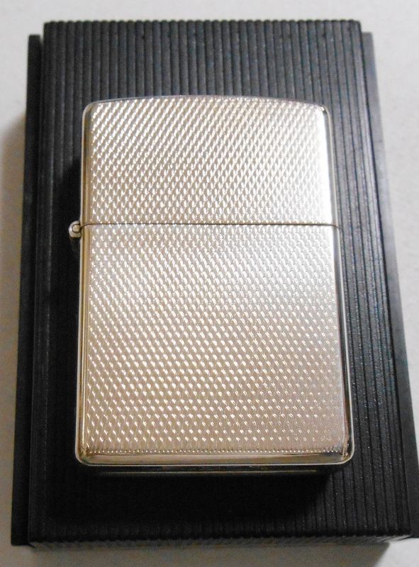 画像1: １９７９年 VINTAGE ＃１００S 繊細な・・両面デザイン柄 銀加工 ZIPPO！新品