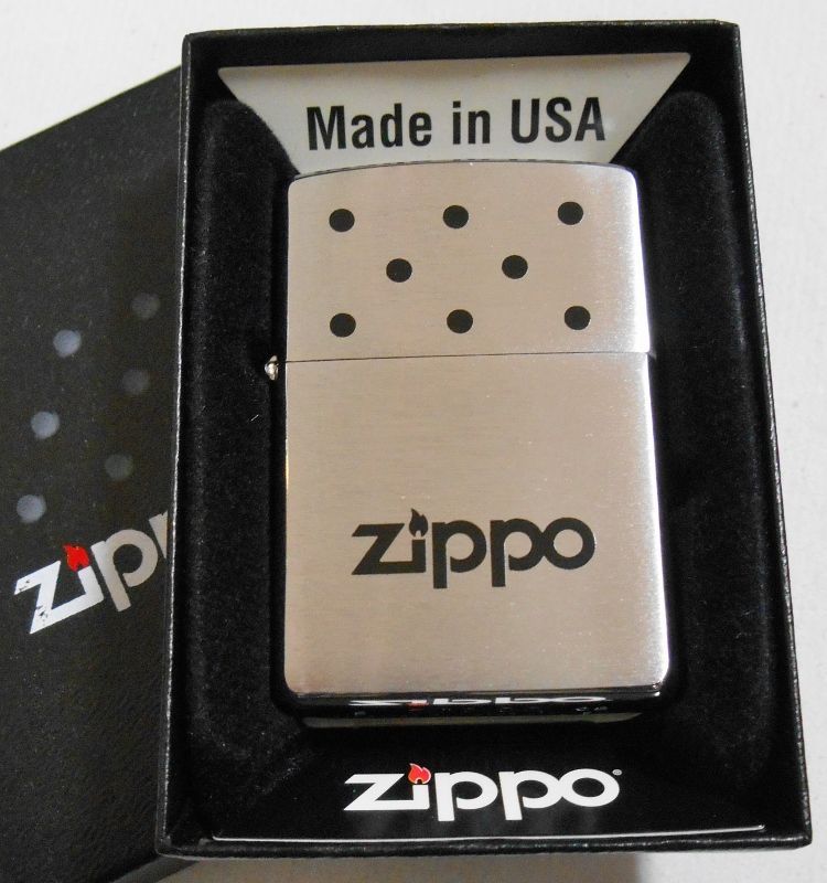 画像: ８ DOTデザイン！ブラック ８穴チムニー柄 ２００２年 ＃２００ ZIPPO！新品