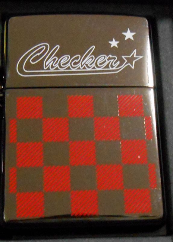 画像1: ☆ CHECKER！レッド・チェッカー 三角カン＆ホルダー付 ２００２年 ZIPPO！新品