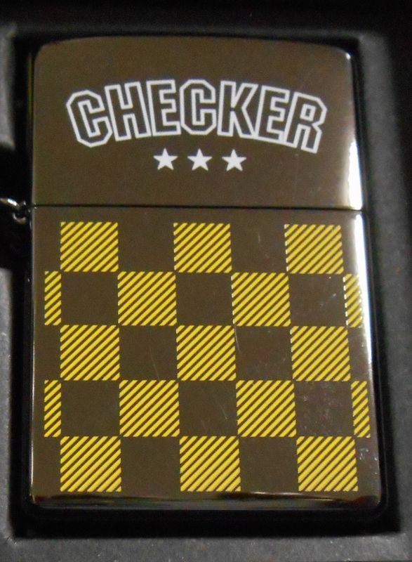 画像1: ☆ CHECKER！イエロー・チェッカー 三角カン＆ホルダー付 ２００２年 ZIPPO！新品