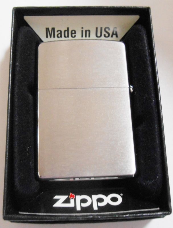 画像: ずしりと・・重い！輝く シルバーカラー＆繊細な彫刻エンブレム！２０１１年 USA ZIPPO！新品