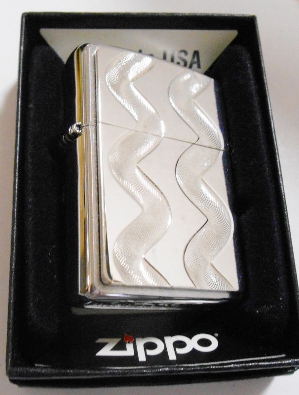 画像: ずしりと・・重い！輝く シルバーカラー＆繊細な彫刻エンブレム！２０１１年 USA ZIPPO！新品