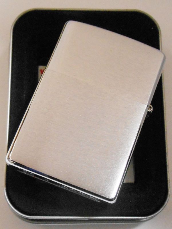 画像: ☆ ハードロックカフェ！HRC SINGAPORE メタルワークス ２０００年 ＃２００  ZIPPO！新品