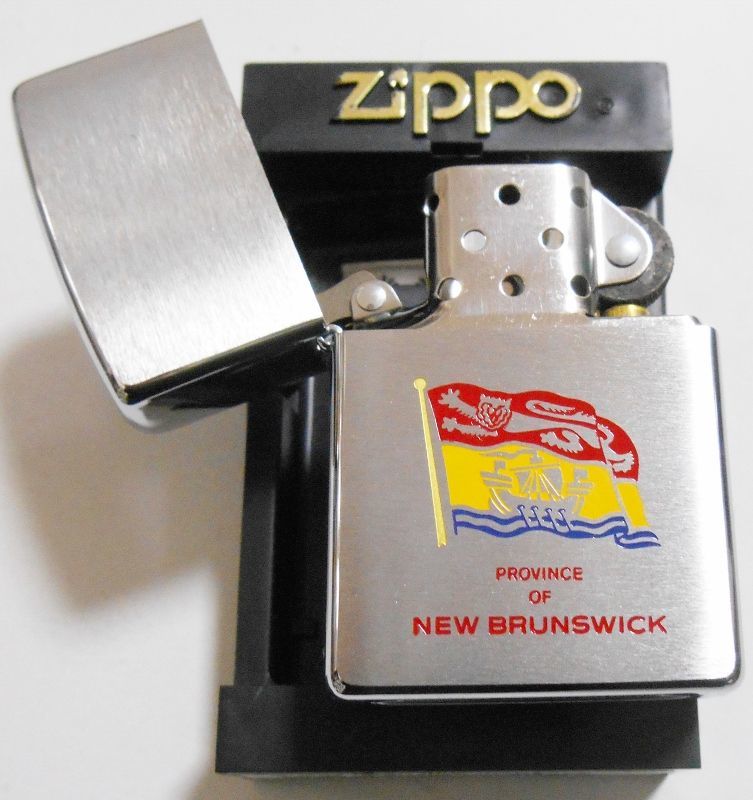 画像: ★カナダ・ジッポー！FLAG OF CANADA　NEW BRUNSWICK ２００１年７月製 ＃２００ ZIPPO！新品