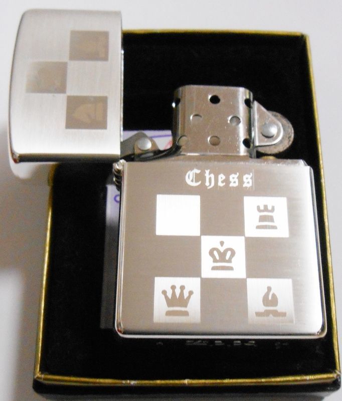 画像: Chess！楽しい・・チェスデザイン！銀加工 ２００４年１１月 ZIPPO！新品