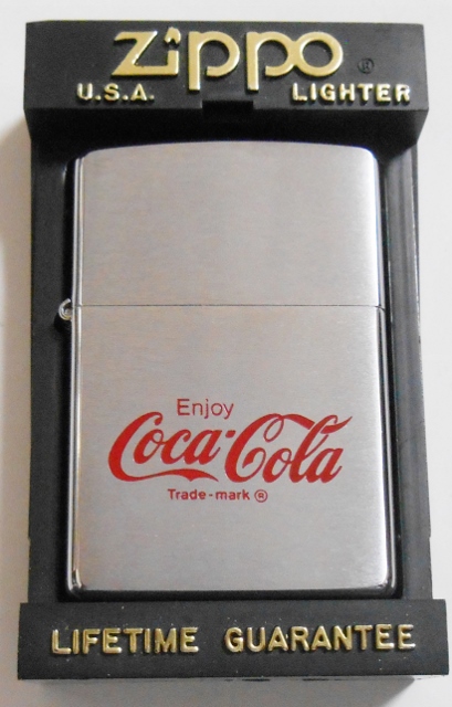 ☆コカ・コーラ！Coca-Cola Enjoy １９９９年７月 赤ロゴ・エッチング ＃２００ ZIPPO！新品 - ジッポーパーク Zippopark
