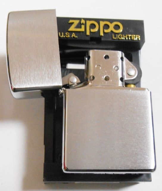 画像: ☆２００１年１０月（J）一番シンプルな・・＃２００ 無地 ZIPPO！新品