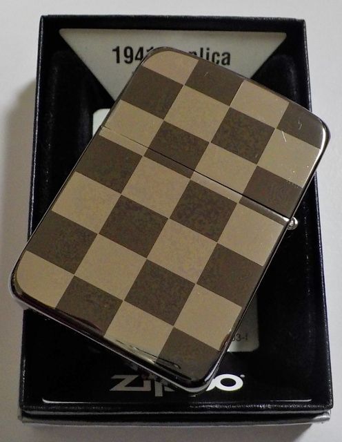 画像: ★１９４１ 人気の・・市松模様！輝く・・ブラック＆シルバーミラー　両面デザイン  ２００９年 ＺＩＰＰＯ！未使用品