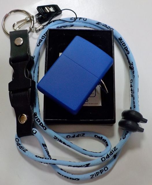 画像: ☆くじら！Blue Whale ２０００年１月 限定 全六面ブルー！便利な三角カン付 ZIPPO！新品