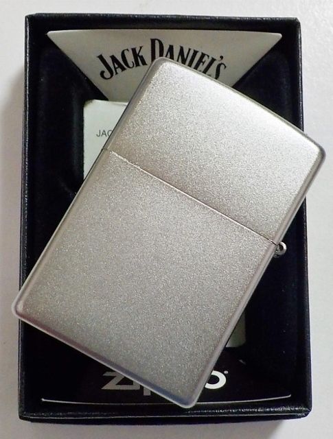 画像: ☆JACK DANIEL'S！ジャック・ダニエル ２０１６年 ボトル柄 サテンクローム  ZIPPO！新品