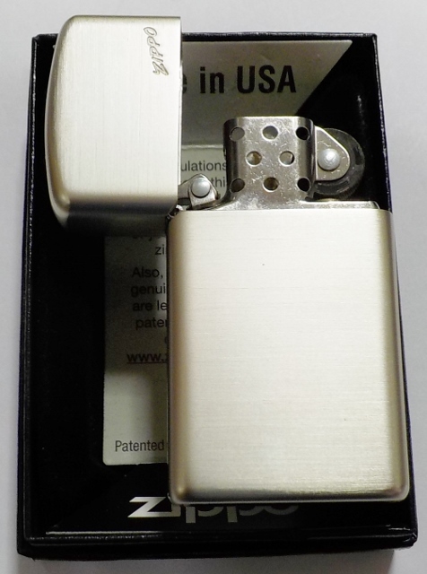 画像: ☆大きめの スリム！重量感あふれる・・アルミジャケット仕様！２００２年２月（B）製　シルバー　Slim  Zippo！未使用品