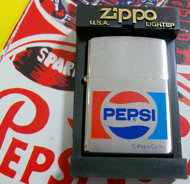 ペプシ・コーラ！１９７１年〜 ロゴマーク PEPSI-COLA ２００２年 