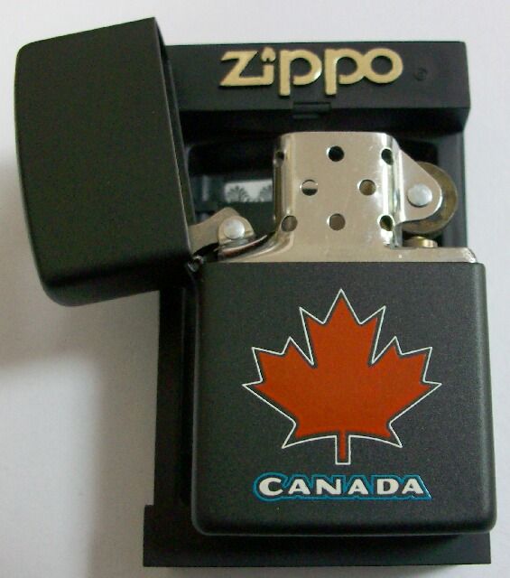 画像: ★カナダ・ジッポー！米国ジッポー社　カナダ工場製 １９９６年 ZIPPO！BLACK メープルリーフ 新品