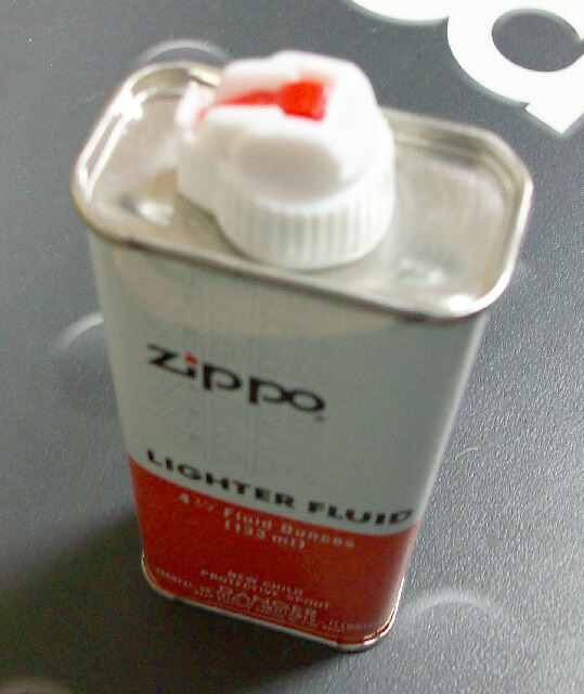 ZIPPO社 １９８０年代 ジッポーオイル！未開封 美品。 - ジッポー