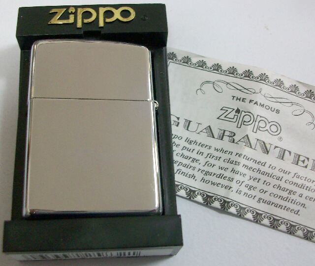 画像: ★カナダ・ジッポー！米国ジッポー社 カナダ工場製 メープルリーフ ２０００年８月 ZIPPO！新品