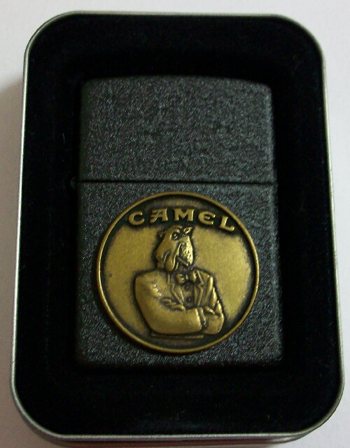 画像1: ☆キャメル！CAMEL USA １９９６年５月 全面ブラッククラックル ＆ JOEメタル ZIPPO！新品