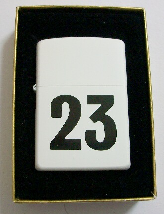 画像1: ☆２３番！人気のナンバー ２３！全面ホワイトに黒で・・２３！２００３年３月 ZIPPO！新品