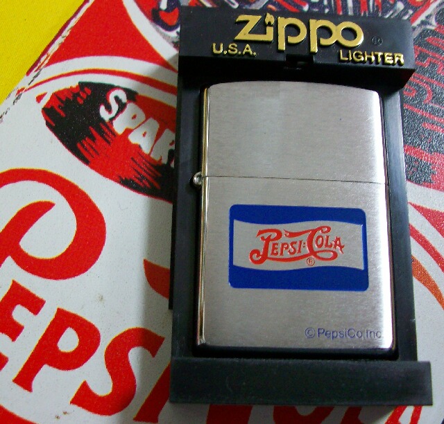 画像: ペプシ・コーラ！１９４０年〜 ロゴマーク　PEPSI-COLA ２００１年 ZIPPO！新品